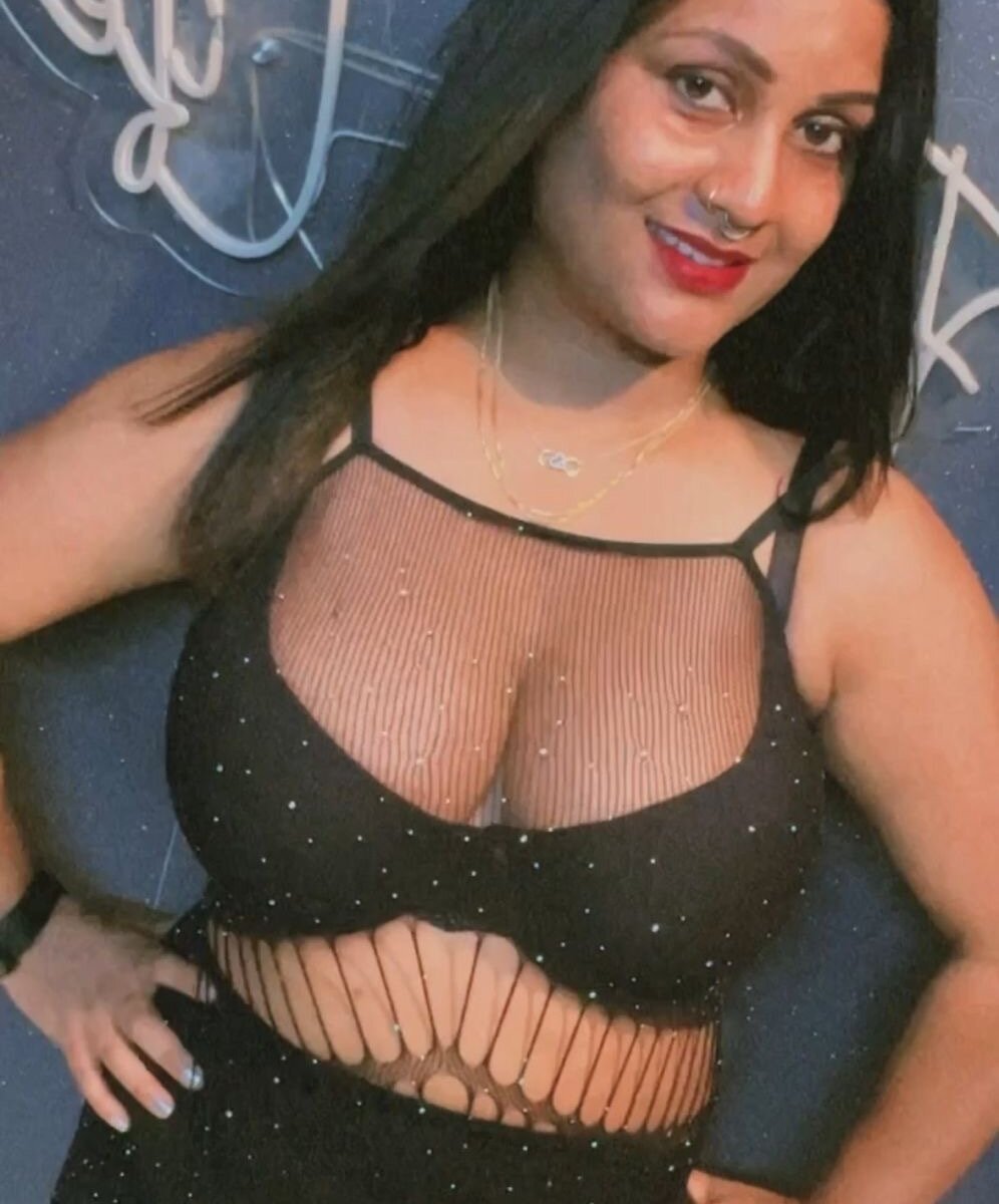 Live sex webcam photo for silky_queen #290052871