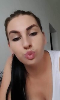 anamaraia1995's Offline XXX Chat