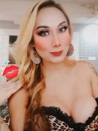 HotStephanie's Live Sex Cam Show