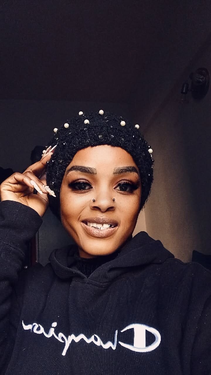 Sexiebootyjoysmile28