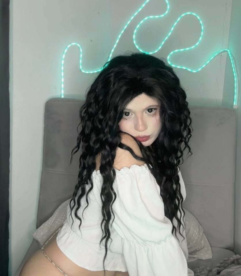 elivecams.com ameliasiren livesex profile in colorful-hair cams