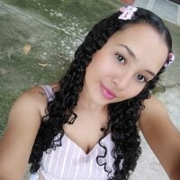 TeenPetite19's Offline Chat Room