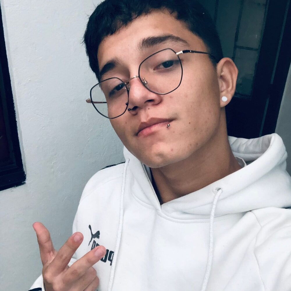 Ignacio-k のキャスト：無料のライブセックス＆チャット | Stripchat