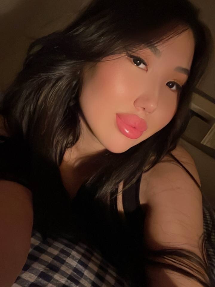 Live sex webcam photo for MeiRiny #281722418