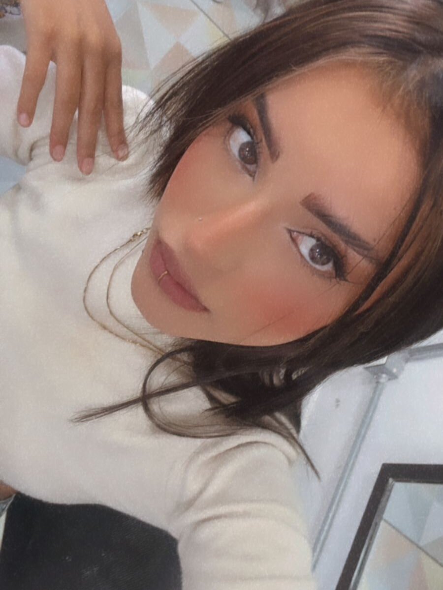 AvaJones1 🍥 live nude chat