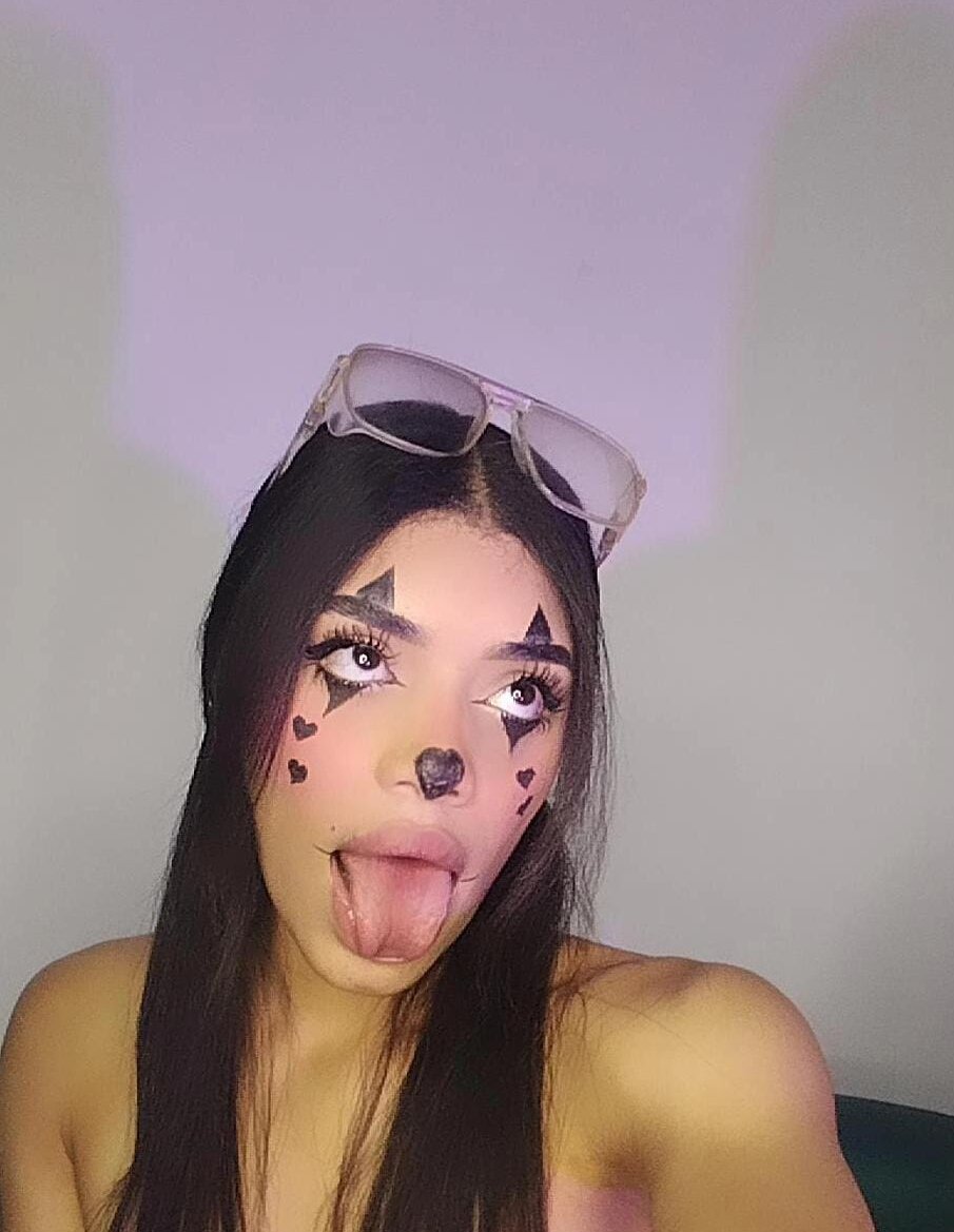 myliveeroticcams.com shofia_walker livesex profile in thin cams