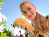 KataleyaFloow's Offline Chat Room