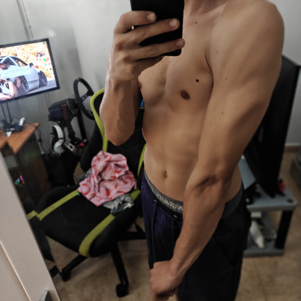 Xavimh13's Offline XXX Chat