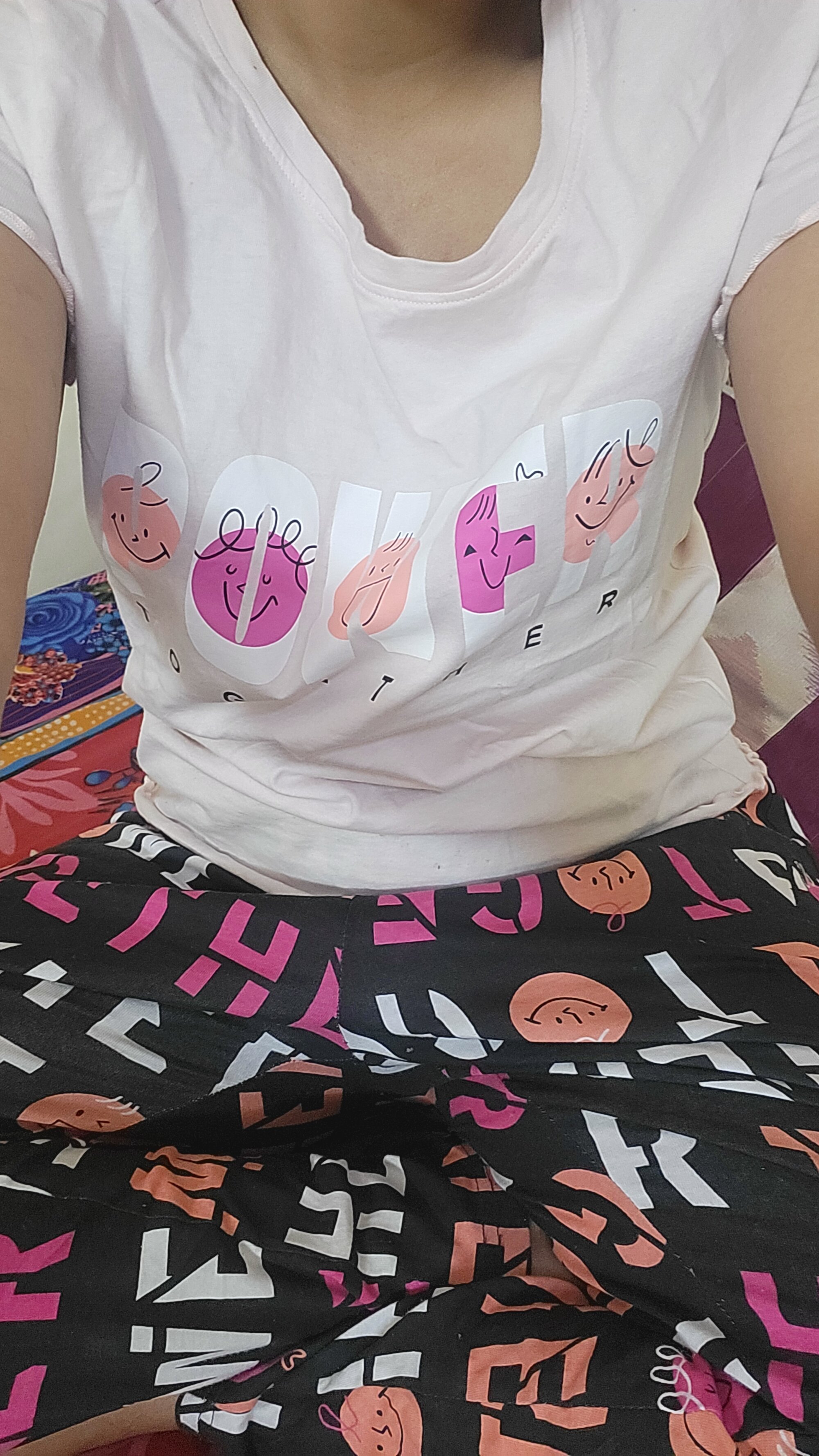 hot_Anu43