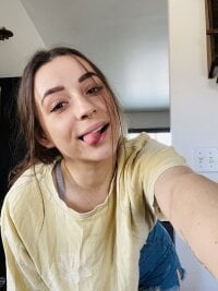 sugababysweetiee's Offline Chat Room