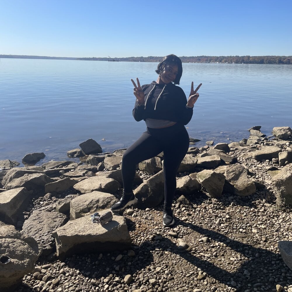 watchgirlcam.com mochabayyxx livesex profile in colombia-8-pm-3-am-gmt-5-nuevo-horario cams