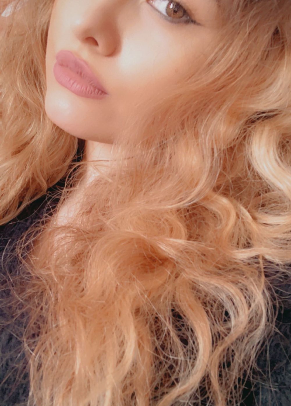 Mollyxxx Cam Model: Free Live Sex Show & Chat | Stripchat
