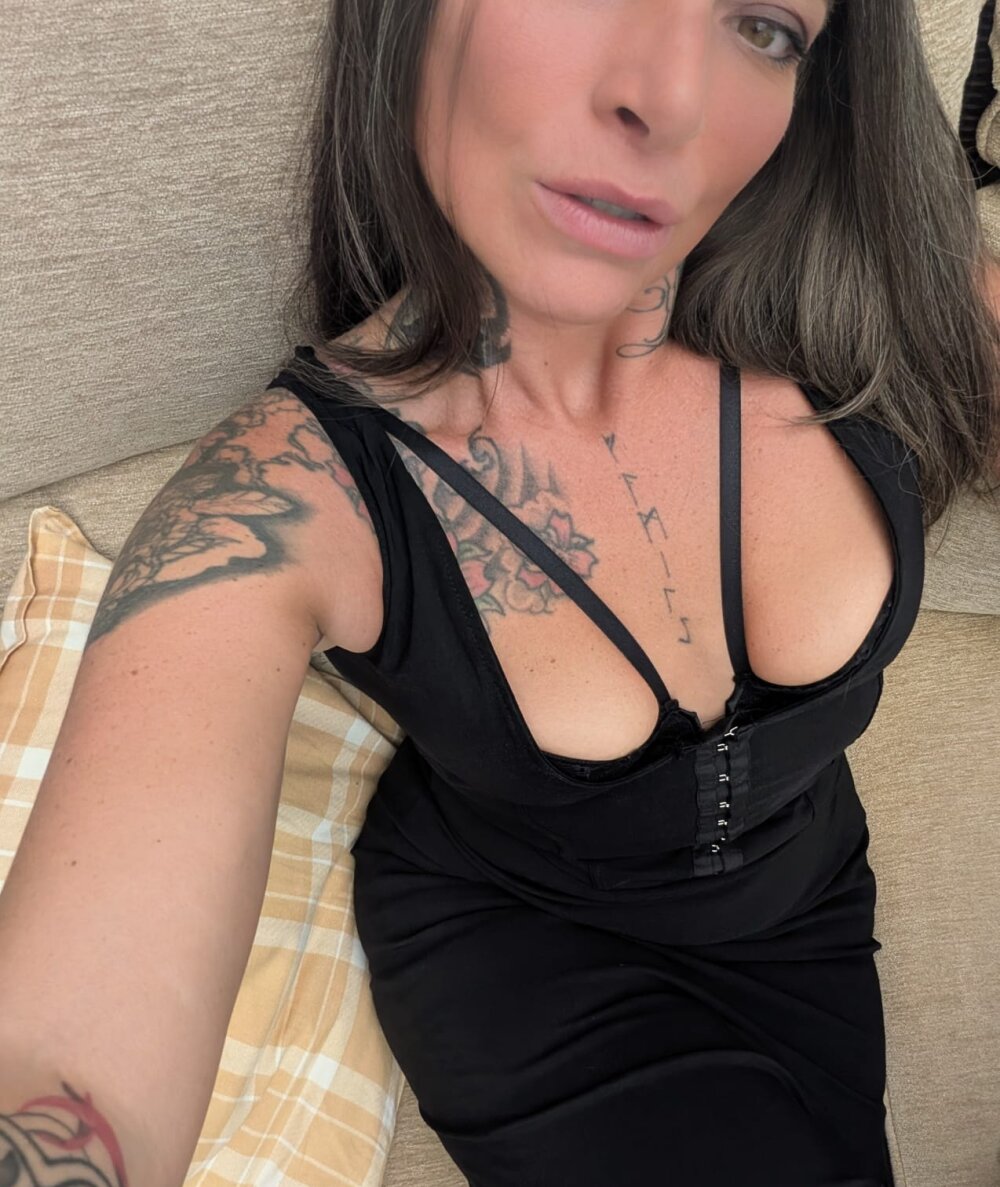 Roxy_reeds profile