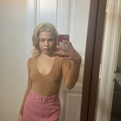 livesex.fan Riley_Steele livesex profile in blond-hair cams