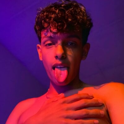 Max__frost - Stripchat Teen Lovense Blowjob Boy 