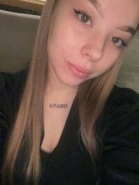 dina_close's Offline Chat Room