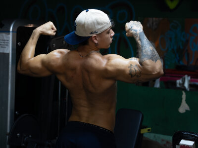 axel_taylor21 Live Cam and Statistics on UnifiedCams