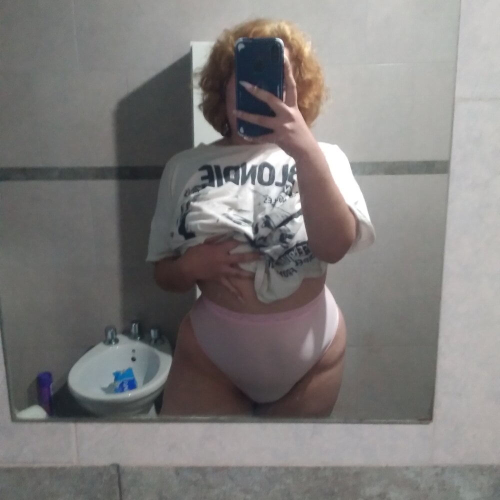 Watch tiredcamgirI live on cam on StripChat
