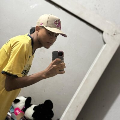 have_skinnyboy from stripchat