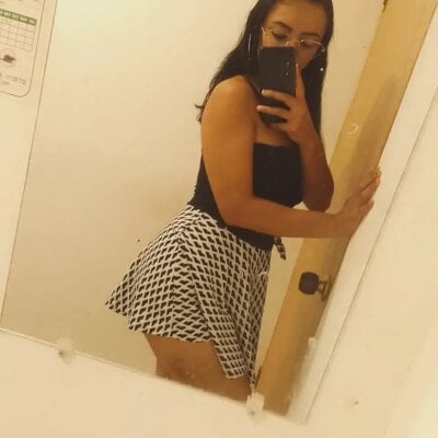 Candy_lovet98 Female Squirt Free Webcam Adult