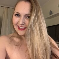 AlinaStrip's Offline Chat Room