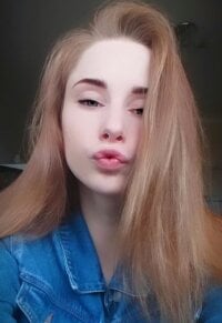 Vanessa_Lo's Offline Chat Room