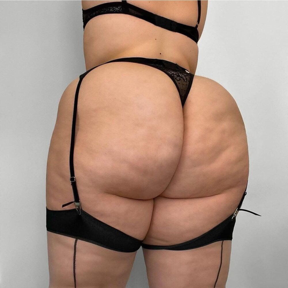 stripchat cami2211 webcam profile pic via amateursex-livecam.com