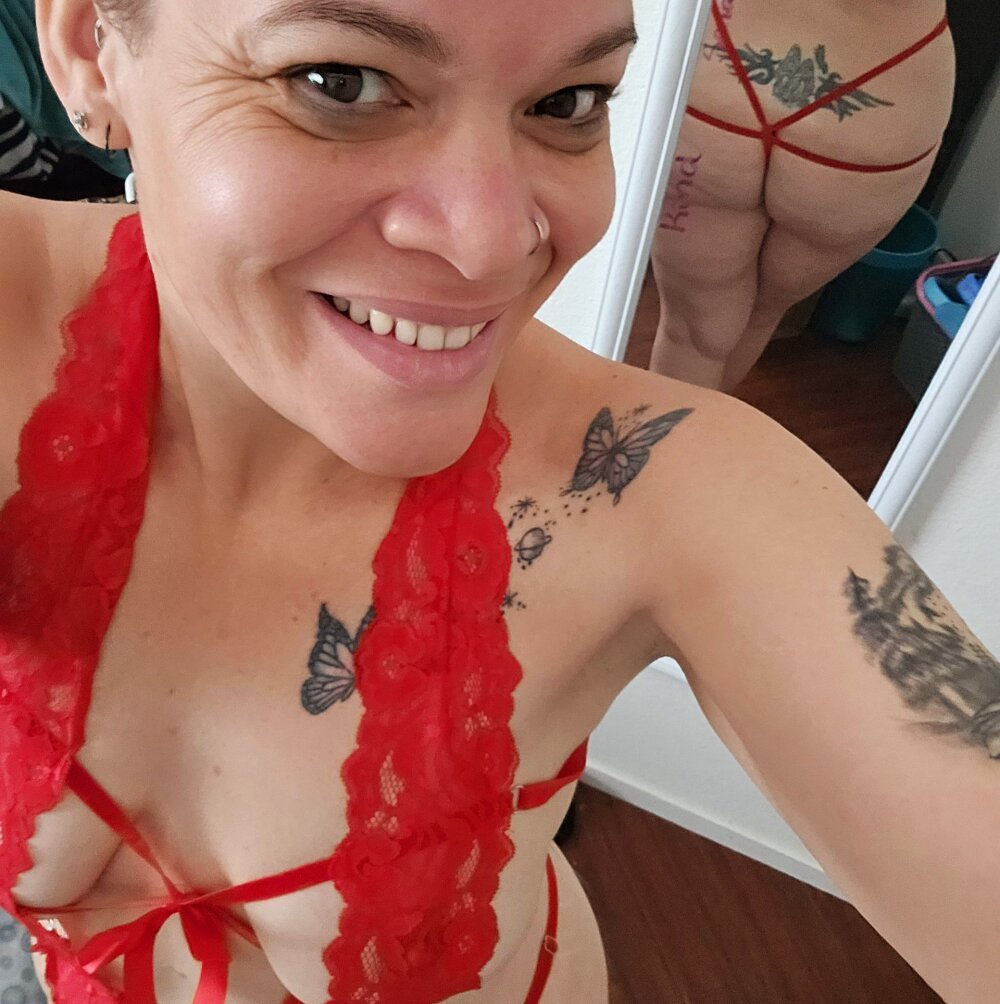 myliveeroticcams.com foxtalesafterdark livesex profile in u cams
