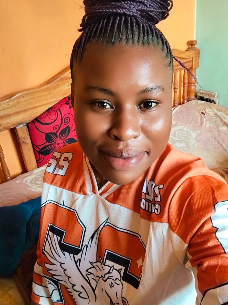 stripchat hot-heather webcam profile pic via 6livesex.com