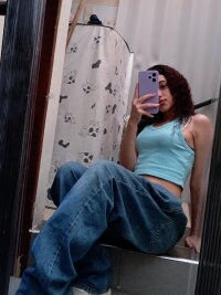 Charlote_owen's Offline Chat Room