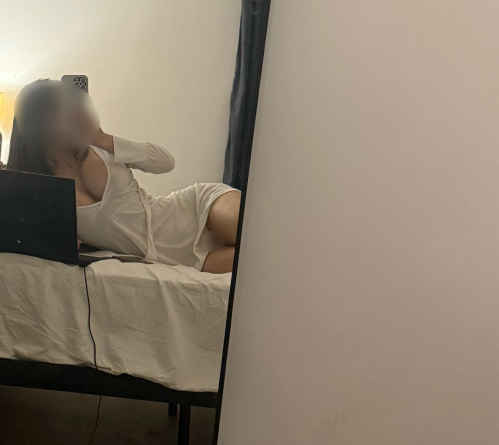 mega-livestrip.info busty_kitty livesex profile in in-the-same-world-that-u cams