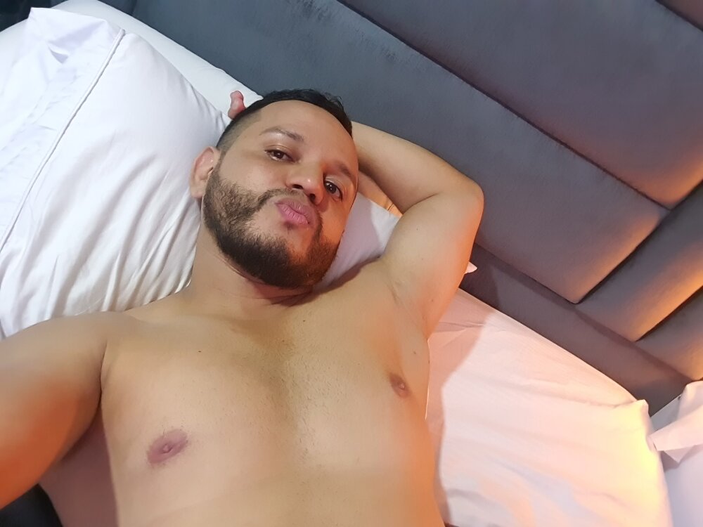 Live sex webcam photo for Elyan24_cloith00 #279721729