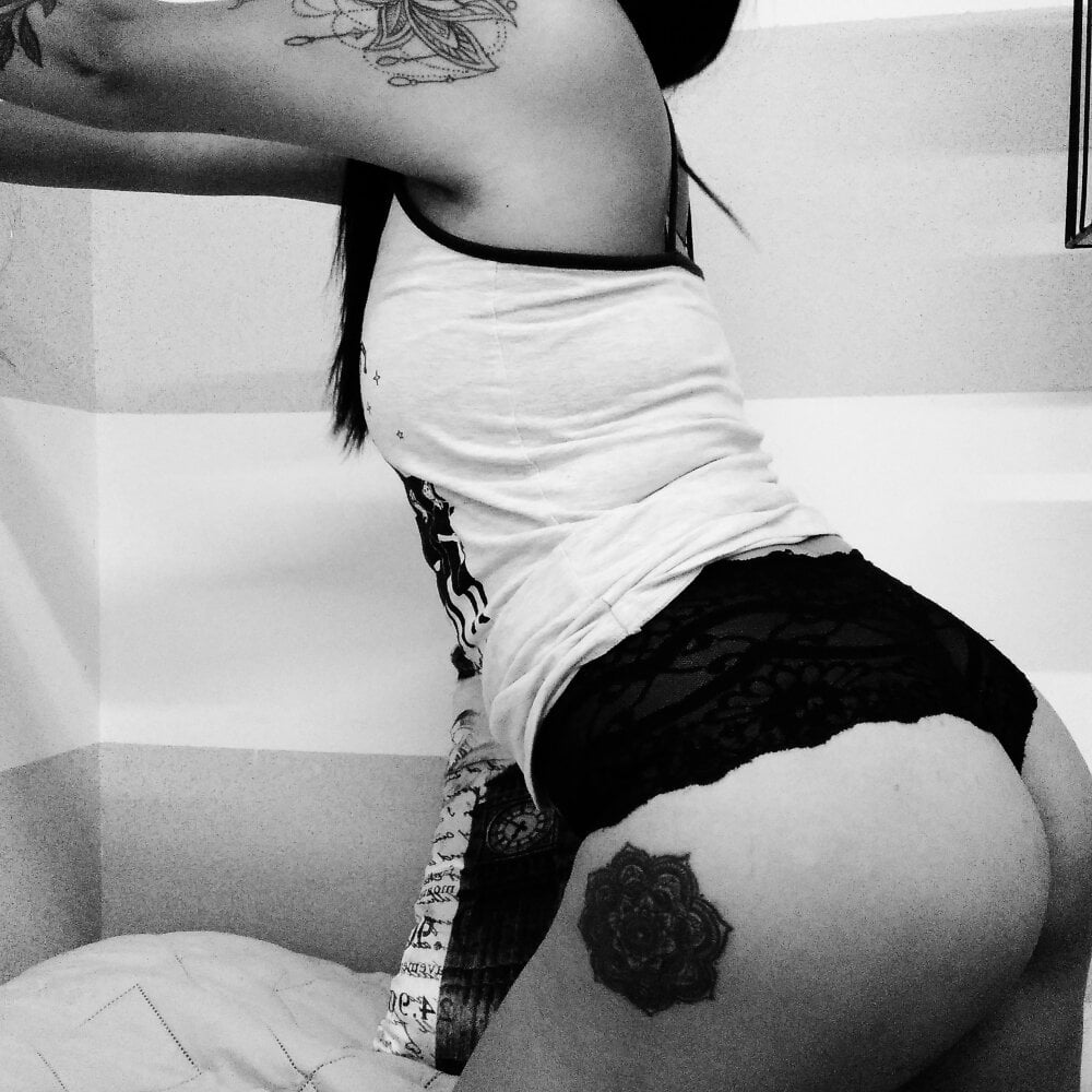 Live sex webcam photo for valevicious #289907341