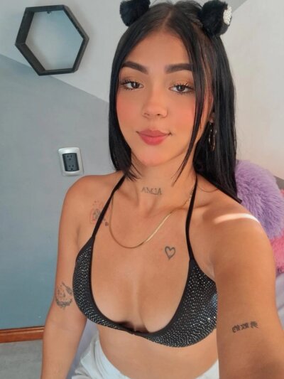 nikoll-xxx from stripchat
