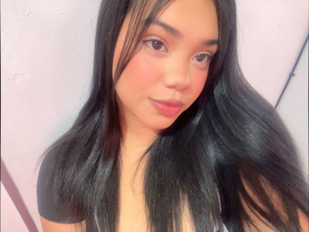 sunset_mia from stripchat