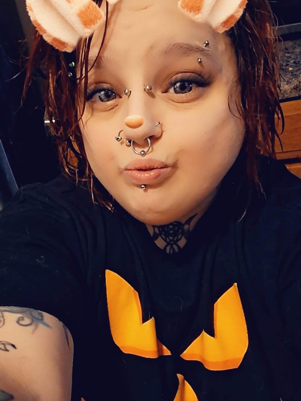 SPICYMISFIT Adlı Modelin Çevrimdışı XXX Sohbeti