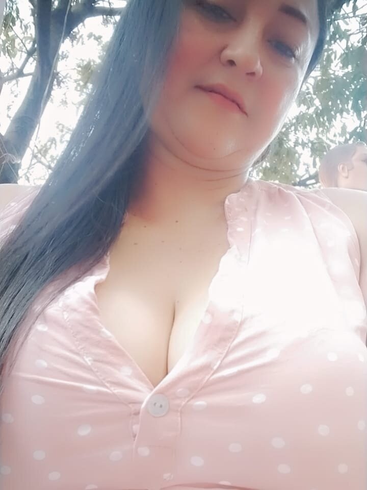 Live sex webcam photo for SofiaaMilf #289990828