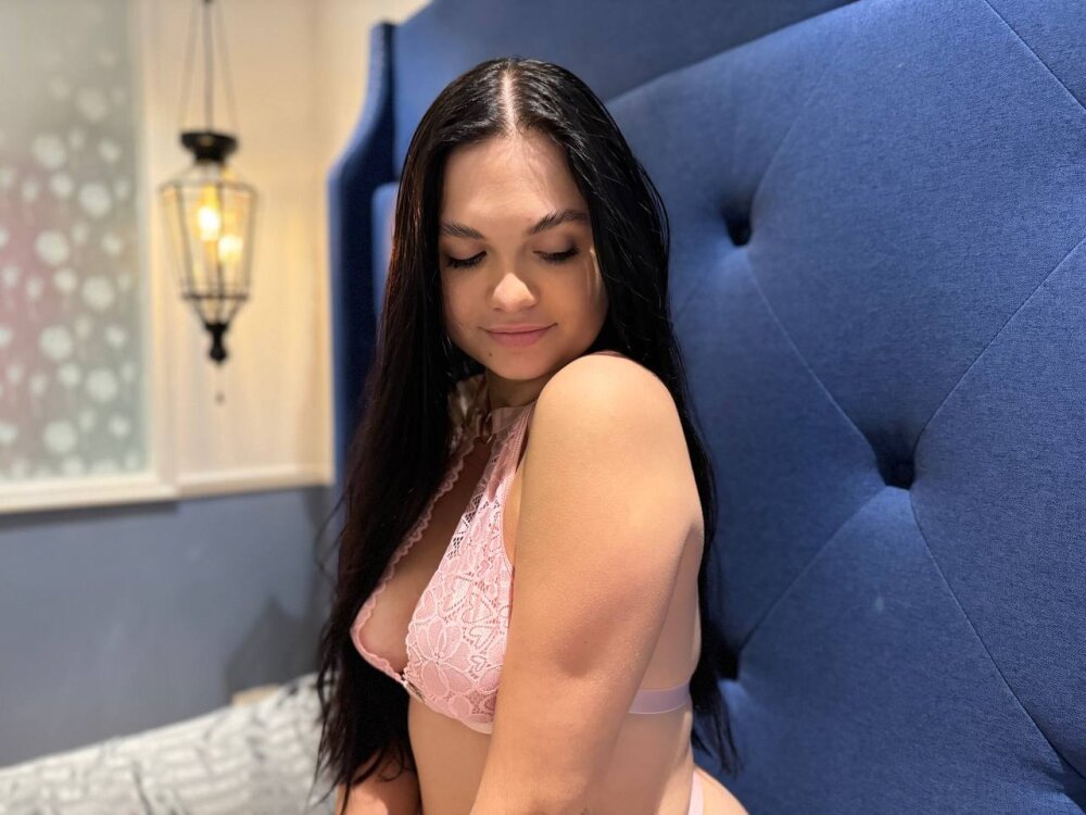 Emmaa_Pleasure
