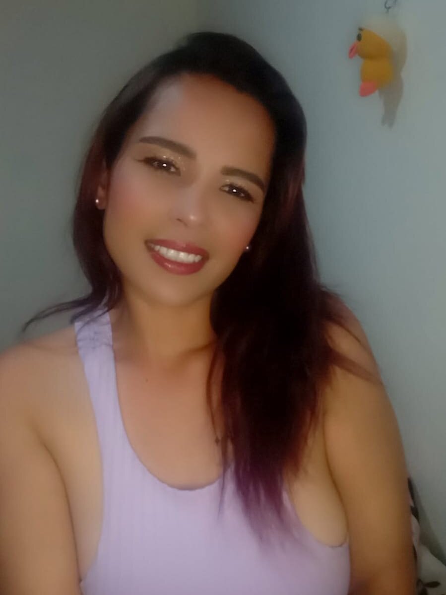 Kimberly_Latina_: συνομιλία ΧΧΧ εκτός σύνδεσης