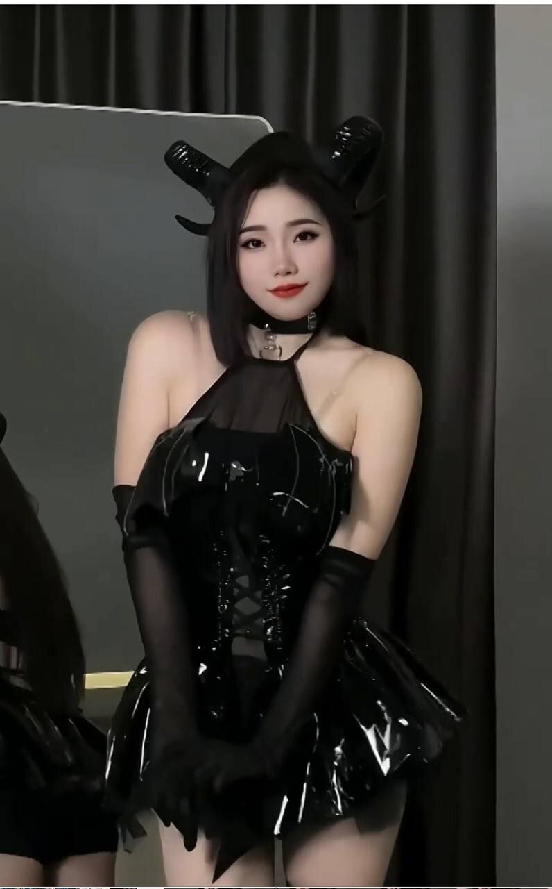 Annagella21