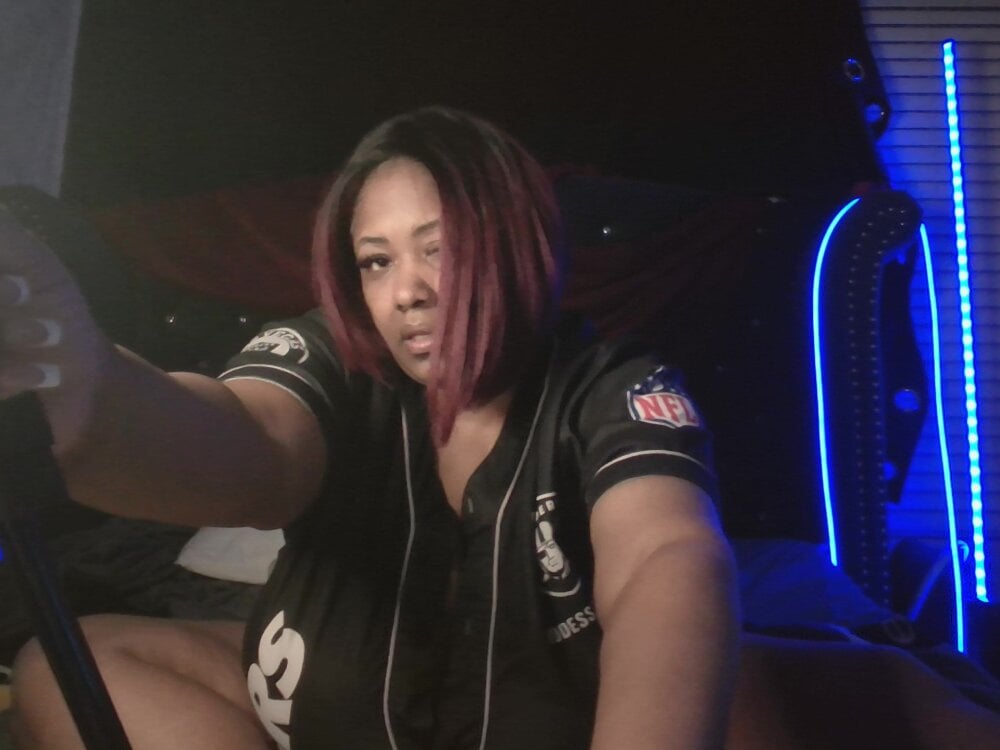 Live sex webcam photo for msyvette1970@xh #290266842