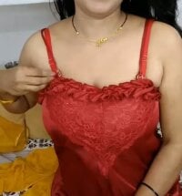 Hot_Pooja007