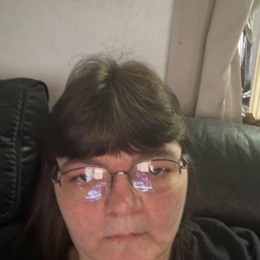 crazykat38 webcam profile - German