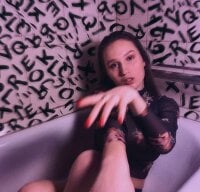 Melissa_g0ddess' Offline Chat Room