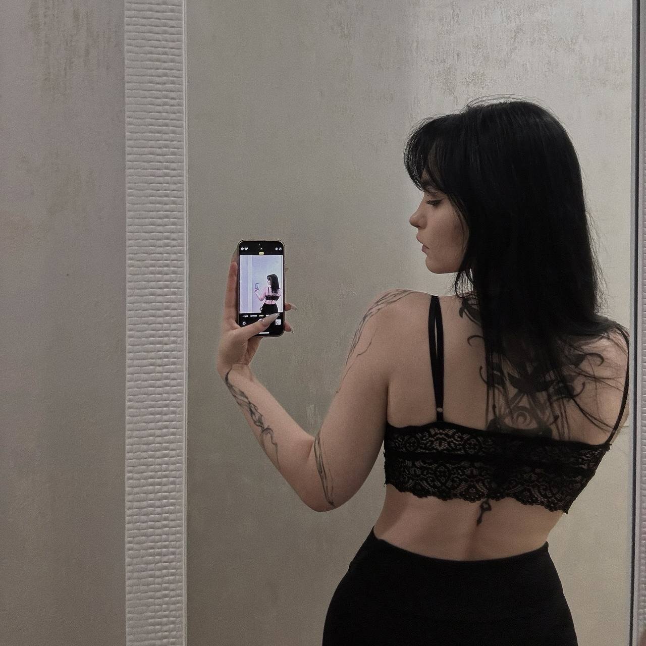 ariablack_