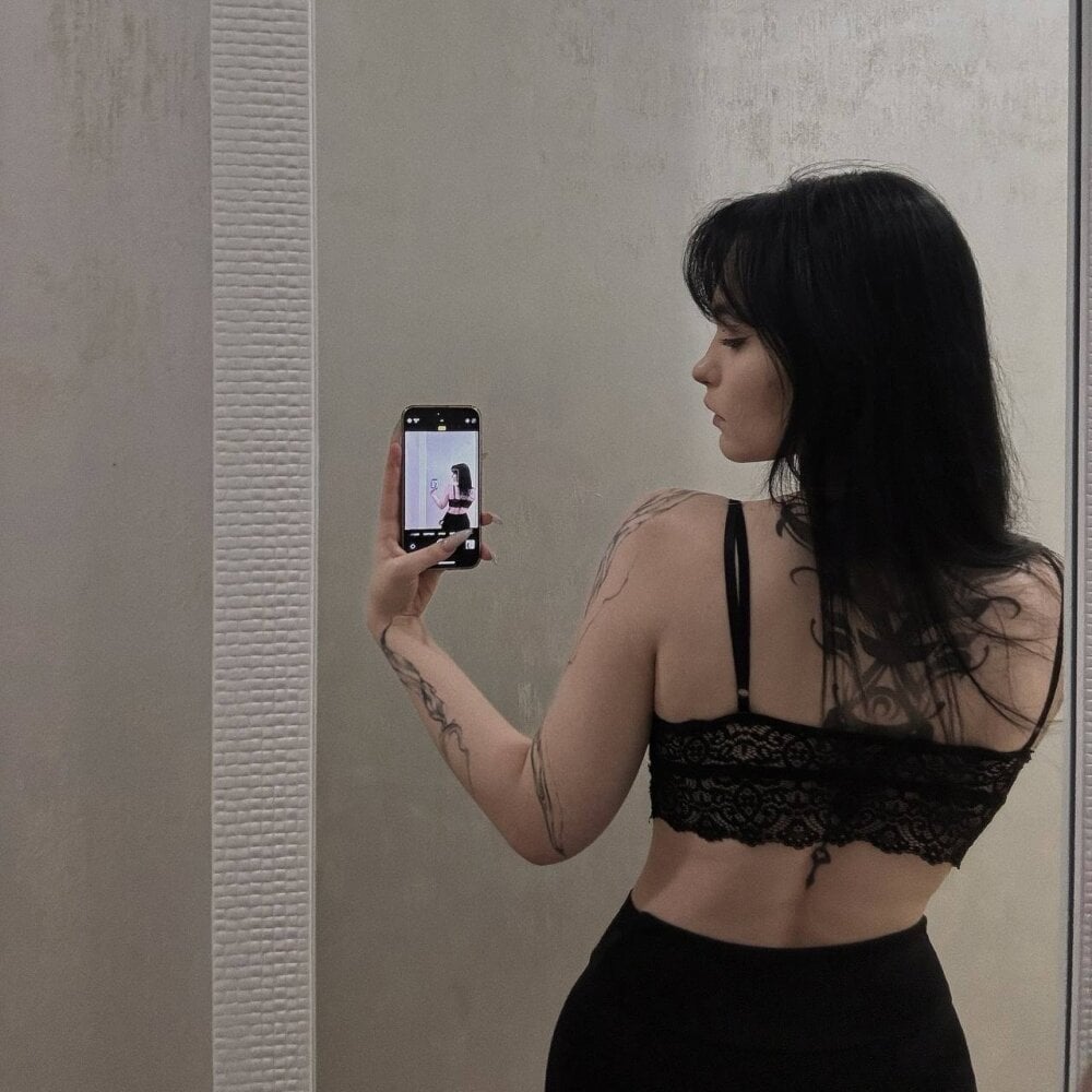 ariablack_ profile