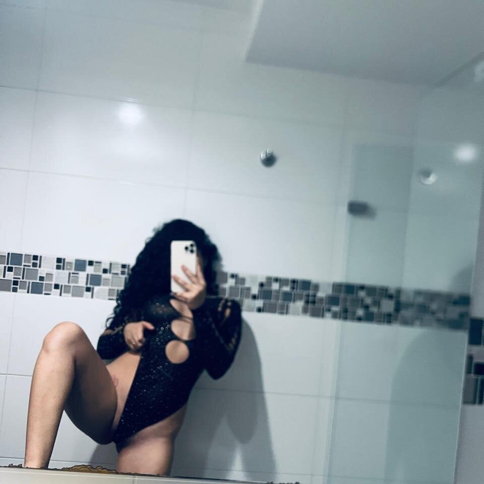 watchgirlcam.com sharon_sofia69 livesex profile in in-ur-walls cams