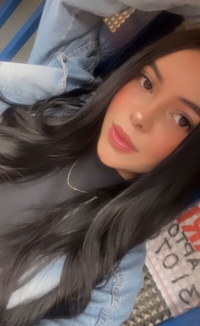 nude voyeur cam Samara Tay