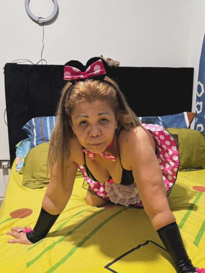 AmberKnight Live Cam on StripChat