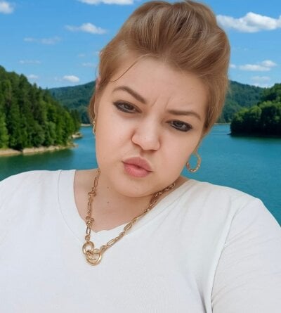 cindybbwsquirt on StripChat